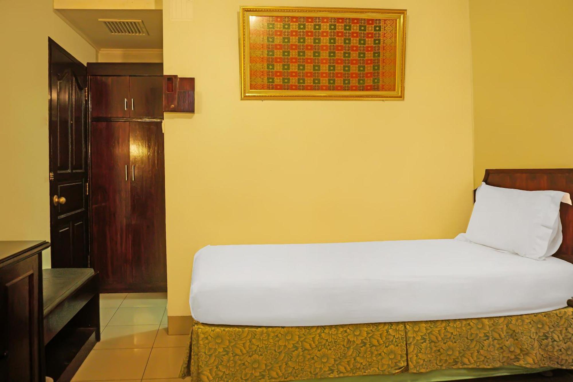 Super Oyo Collection O 92690 Hotel Limas Palembang Eksteriør billede