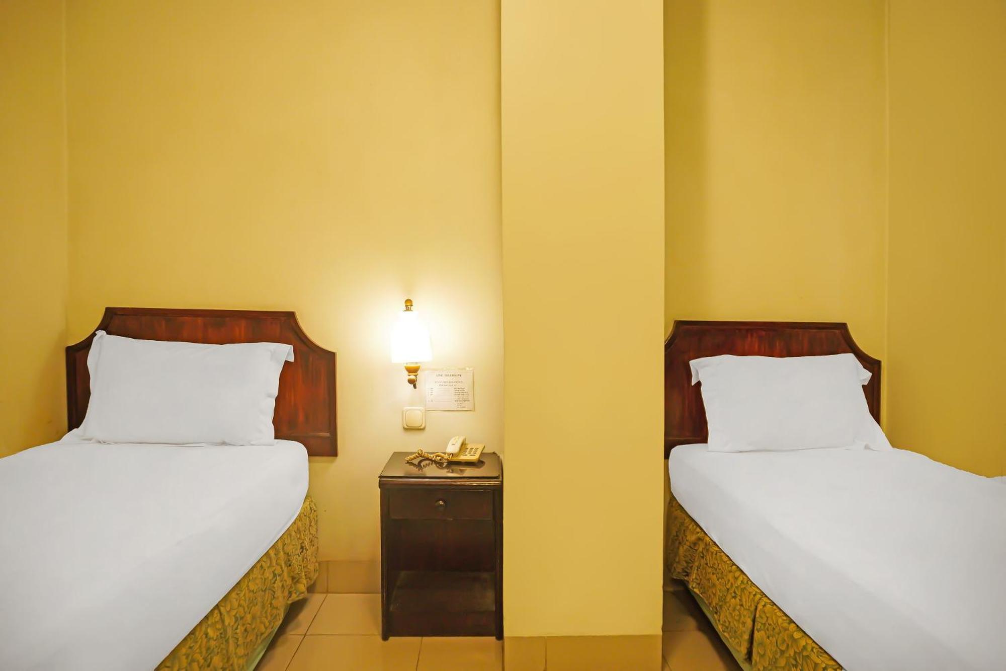 Super Oyo Collection O 92690 Hotel Limas Palembang Eksteriør billede