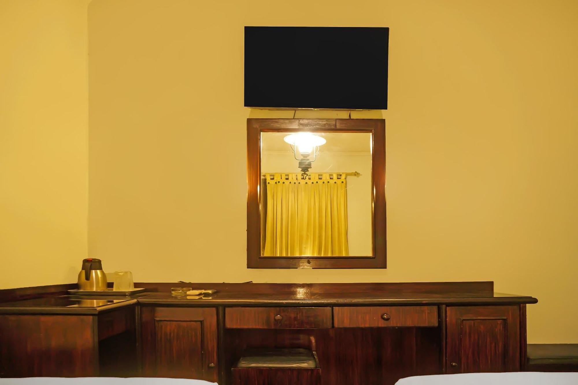 Super Oyo Collection O 92690 Hotel Limas Palembang Eksteriør billede
