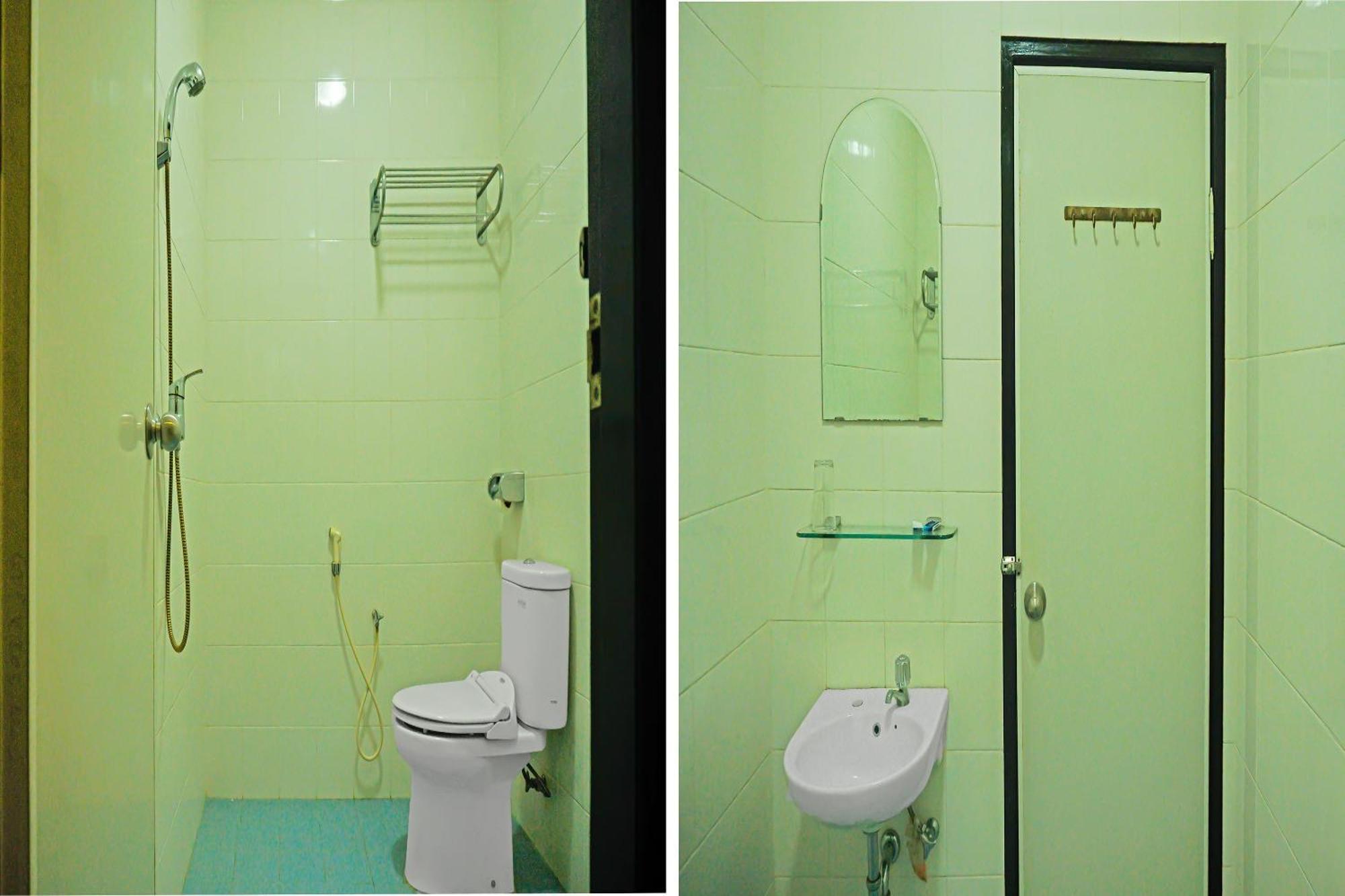 Super Oyo Collection O 92690 Hotel Limas Palembang Eksteriør billede