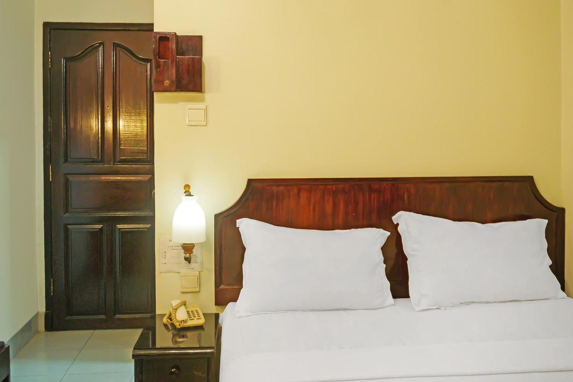 Super Oyo Collection O 92690 Hotel Limas Palembang Eksteriør billede